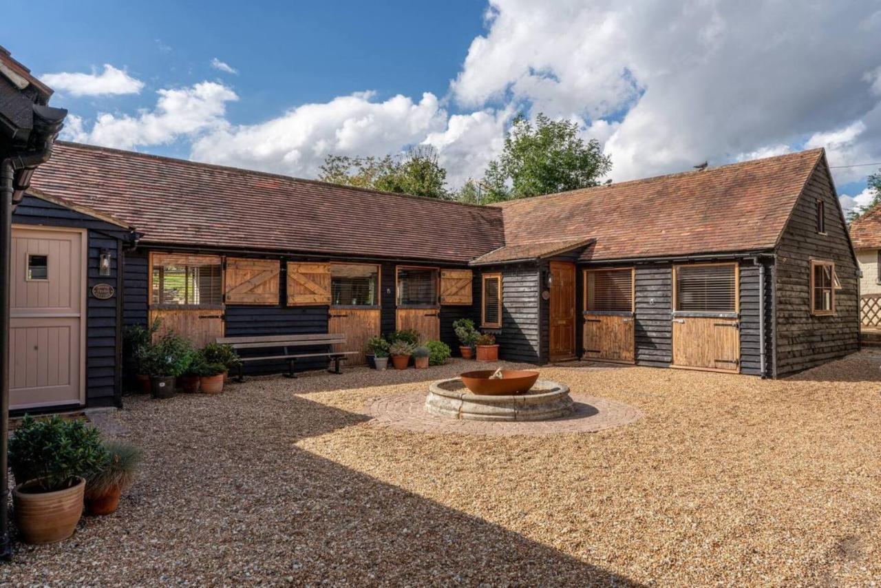 Morden Country Converted Stable, In The Kent Downs Villa Hastingleigh Exterior photo